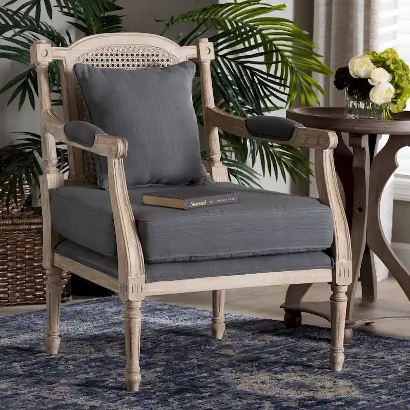 Fauteuil en bois rembourré en tissu de style provincial français Clemence